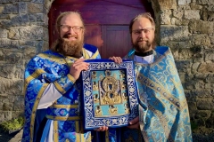 Carrying Icon together